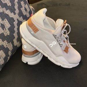 ON Running Cloudnova Women Shoes White Pearl 10